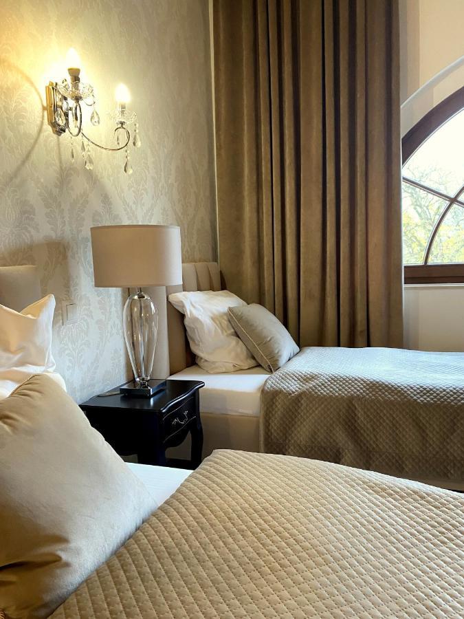 Bed and Breakfast Palac Jablonowo Уйсце Экстерьер фото