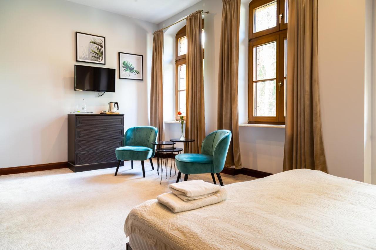 Bed and Breakfast Palac Jablonowo Уйсце Экстерьер фото