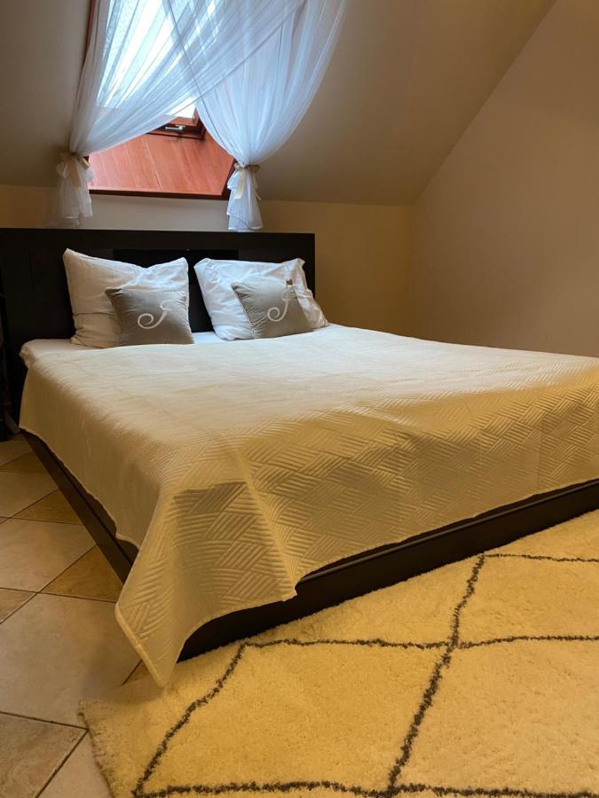 Bed and Breakfast Palac Jablonowo Уйсце Экстерьер фото