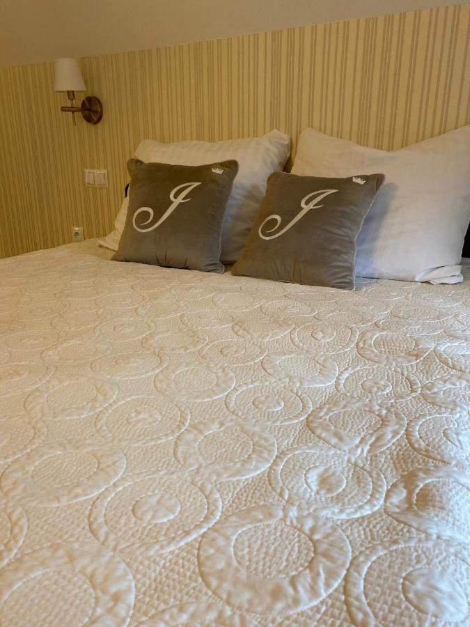 Bed and Breakfast Palac Jablonowo Уйсце Экстерьер фото