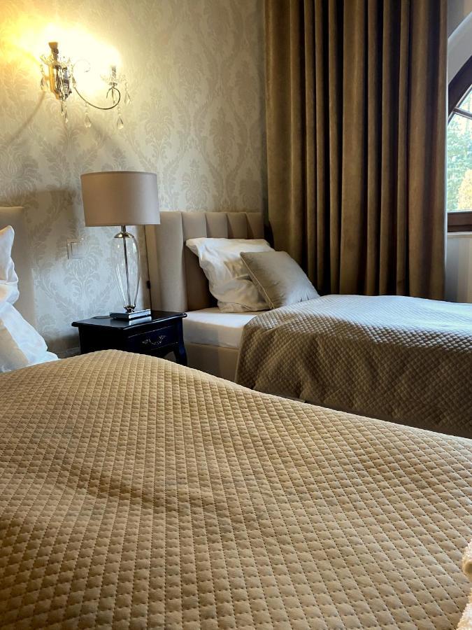 Bed and Breakfast Palac Jablonowo Уйсце Экстерьер фото