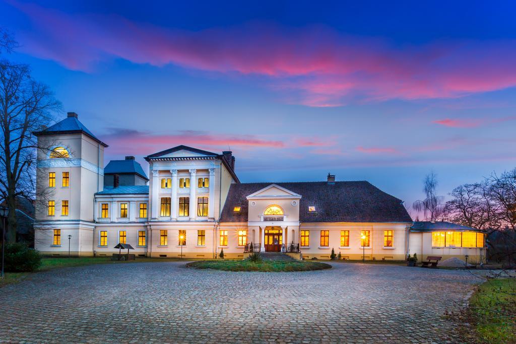 Bed and Breakfast Palac Jablonowo Уйсце Экстерьер фото