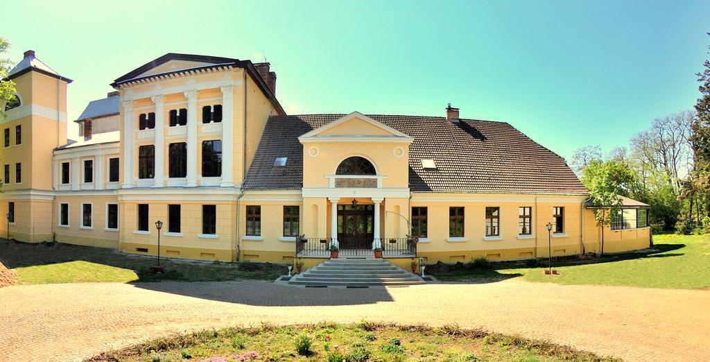 Bed and Breakfast Palac Jablonowo Уйсце Экстерьер фото